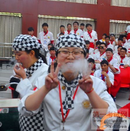 看样子味道应该不错,好吃的都冒烟了