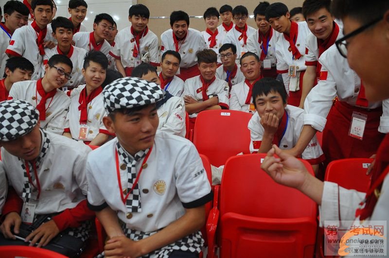 大家都看仔细了,我要开始了!