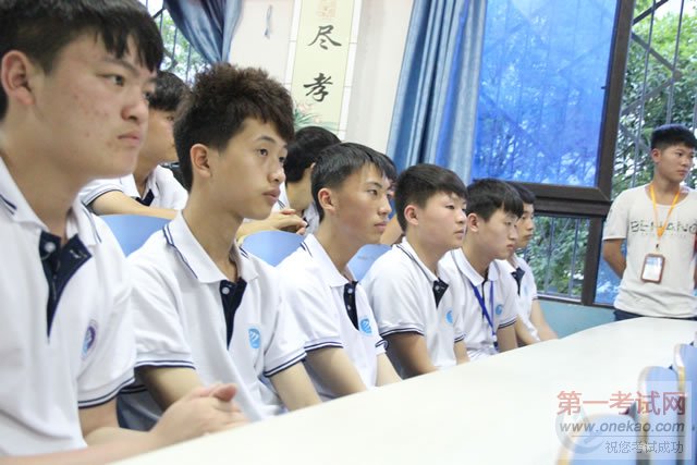 校园十佳歌手大赛复赛现场