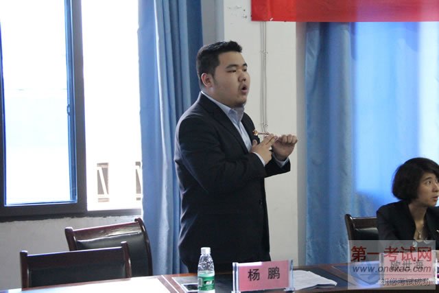 乐享家装饰工程有限公司市场总监杨鹏对公司、发展规划以及校企合作后企业课程进行介绍