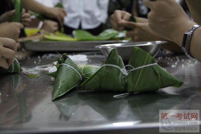 同学们包好的粽子,各具特色