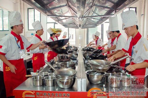 学厨师到底花多少钱合适?厦门新东方烹饪学校学费多少