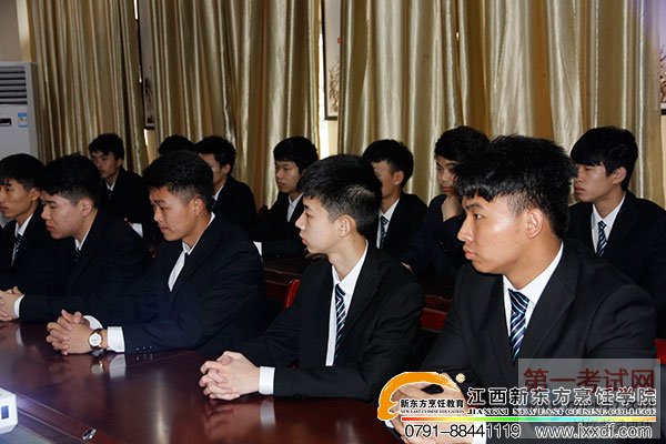 <a data-cke-saved-href=http://www.jxxdf.com href=http://www.jxxdf.com _cke_saved_href=http://www.jxxdf.com _cke_saved_href=http://www.jxxdf.com target=_blank class=infotextkey>江西新东方烹饪学校</a>.jpg