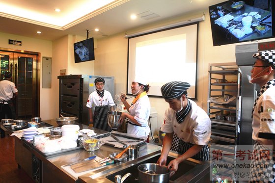 白领新时代,就要新福利——安徽省农业银行来我院团培