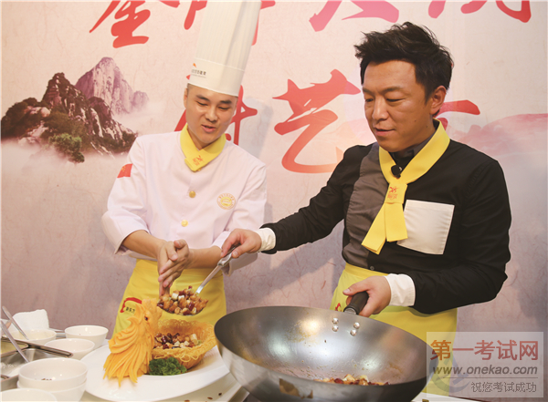 “金牌大厨”黄渤正式上线 秀厨艺烹制幸福味道