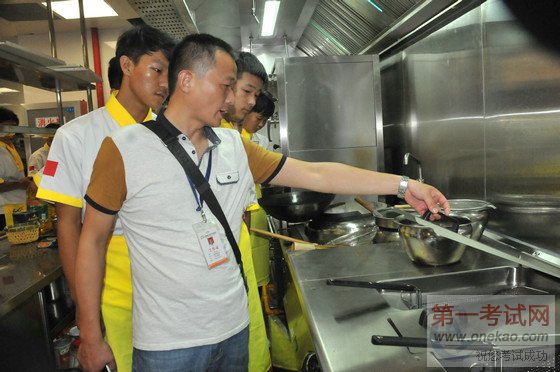 安徽新东方学子赴万达嘉华酒店参观 深化校企合作