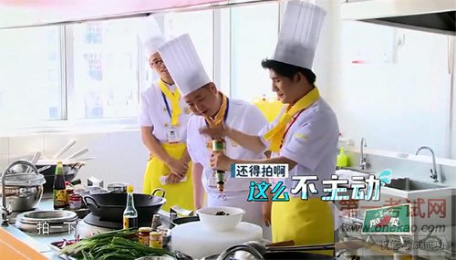 <a data-cke-saved-href=http://www.qdxdf.com href=http://www.qdxdf.com _cke_saved_href=http://www.qdxdf.com _cke_saved_href=http://www.qdxdf.com target=_blank class=infotextkey>青岛新东方烹饪学校</a>