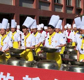 鹿晗大张伟爆洪荒之力 《我去上学啦第2季》上演厨艺大考验