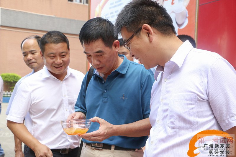 տʦѧ쵼ݰٹ¶ѧУιָ