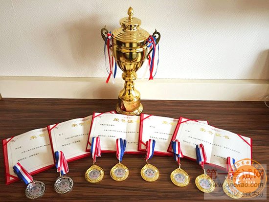 <a  data-cke-saved-href=http://www.qdxdf.com href=http://www.qdxdf.com _cke_saved_href=http://www.qdxdf.com _cke_saved_href=http://www.qdxdf.com _cke_saved_href=http://www.qdxdf.com target=_blank class=infotextkey>ൺ¶ѧУ</a>