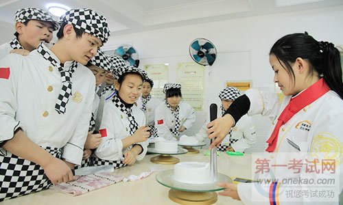 <a  data-cke-saved-href=http://www.jxxdf.com href=http://www.jxxdf.com _cke_saved_href=http://www.jxxdf.com _cke_saved_href=http://www.jxxdf.com target=_blank class=infotextkey>¶ѧУ</a>.jpg