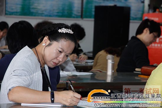 <a  data-cke-saved-href=http://www.jxxdf.com href=http://www.jxxdf.com _cke_saved_href=http://www.jxxdf.com _cke_saved_href=http://www.jxxdf.com target=_blank class=infotextkey>¶ѧУ</a>.jpg