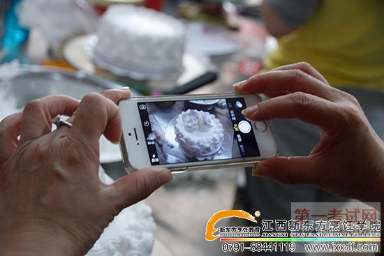 <a  data-cke-saved-href=http://www.jxxdf.com href=http://www.jxxdf.com _cke_saved_href=http://www.jxxdf.com _cke_saved_href=http://www.jxxdf.com target=_blank class=infotextkey>¶ѧУ</a>.jpg