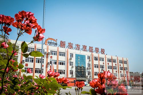 <a data-cke-saved-href=http://www.qdxdf.com href=http://www.qdxdf.com _cke_saved_href=http://www.qdxdf.com _cke_saved_href=http://www.qdxdf.com target=_blank class=infotextkey>青岛新东方烹饪学校</a>