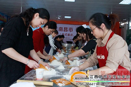 <a  data-cke-saved-href=http://www.jxxdf.com href=http://www.jxxdf.com _cke_saved_href=http://www.jxxdf.com _cke_saved_href=http://www.jxxdf.com target=_blank class=infotextkey>¶ѧУ</a>.jpg