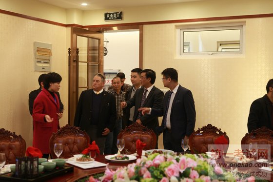 热烈欢迎美国凯泽大学创始人&校长凯撒博士来我院参观交流