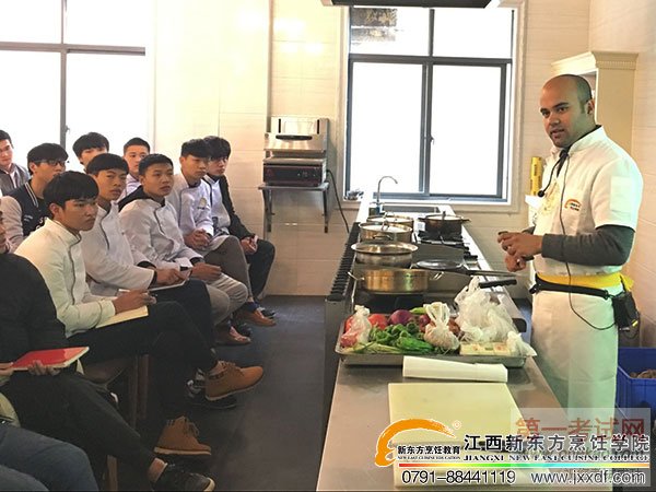 <a data-cke-saved-href=http://www.jxxdf.com href=http://www.jxxdf.com _cke_saved_href=http://www.jxxdf.com _cke_saved_href=http://www.jxxdf.com target=_blank class=infotextkey>江西新东方烹饪学校</a>.jpg