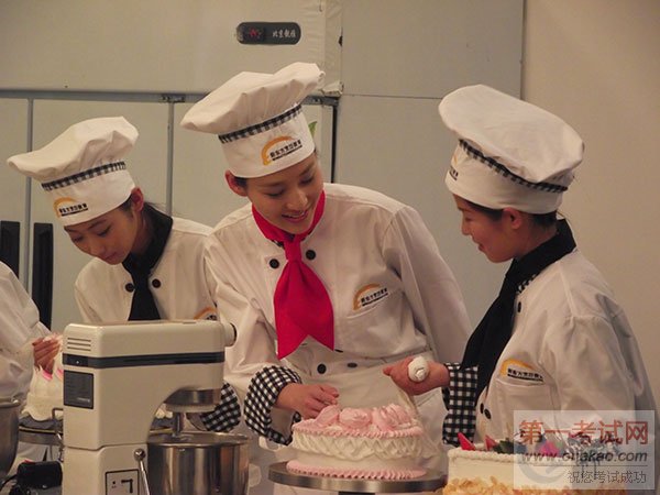 <a  data-cke-saved-href=http://www.jxxdf.com href=http://www.jxxdf.com _cke_saved_href=http://www.jxxdf.com _cke_saved_href=http://www.jxxdf.com target=_blank class=infotextkey>¶ѧУ</a>.jpg