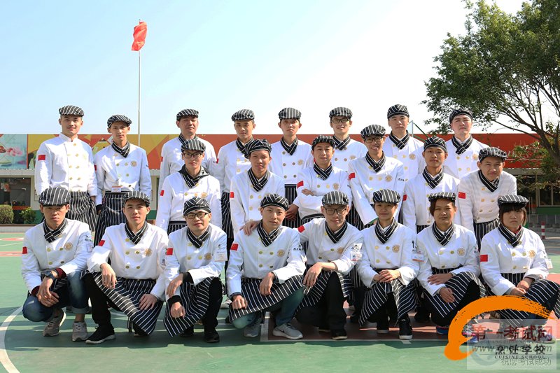 西点精英班级大合照曝光,各个都英姿飒爽 神采飞扬
