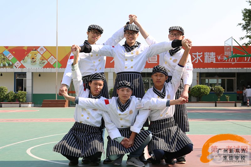 西点精英班级大合照曝光,各个都英姿飒爽 神采飞扬